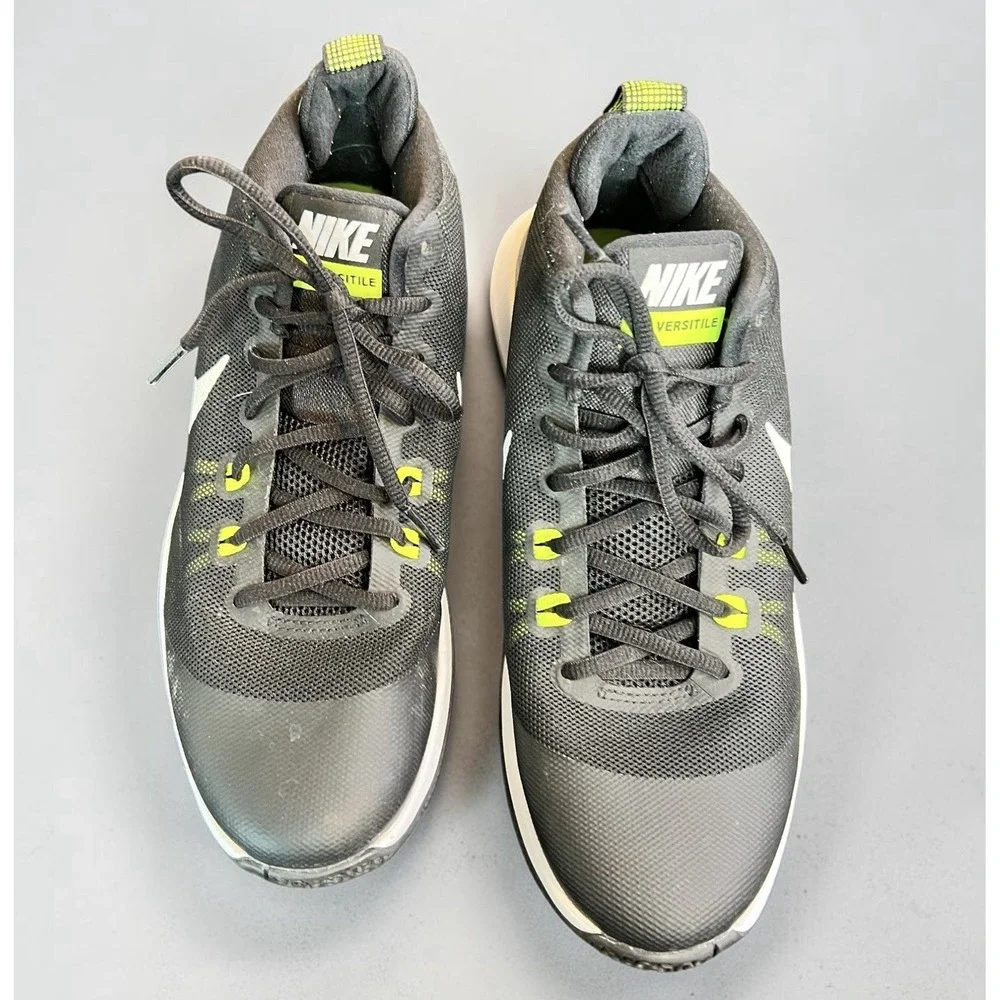 Nike Air Versitile Mens 9 Black Gray Volt Basketball Shoes Sneakers 852431-009